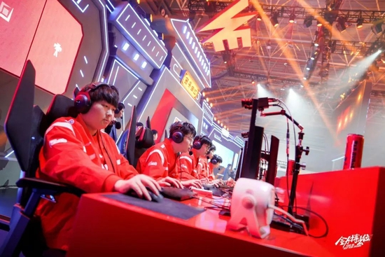 今年的U2 今年的U2