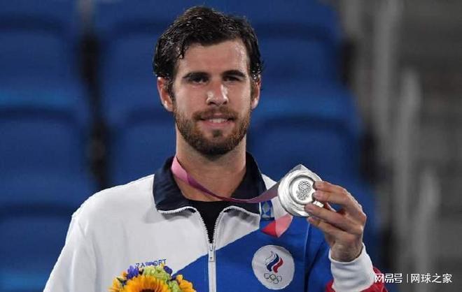 开场时略显 开场时略显