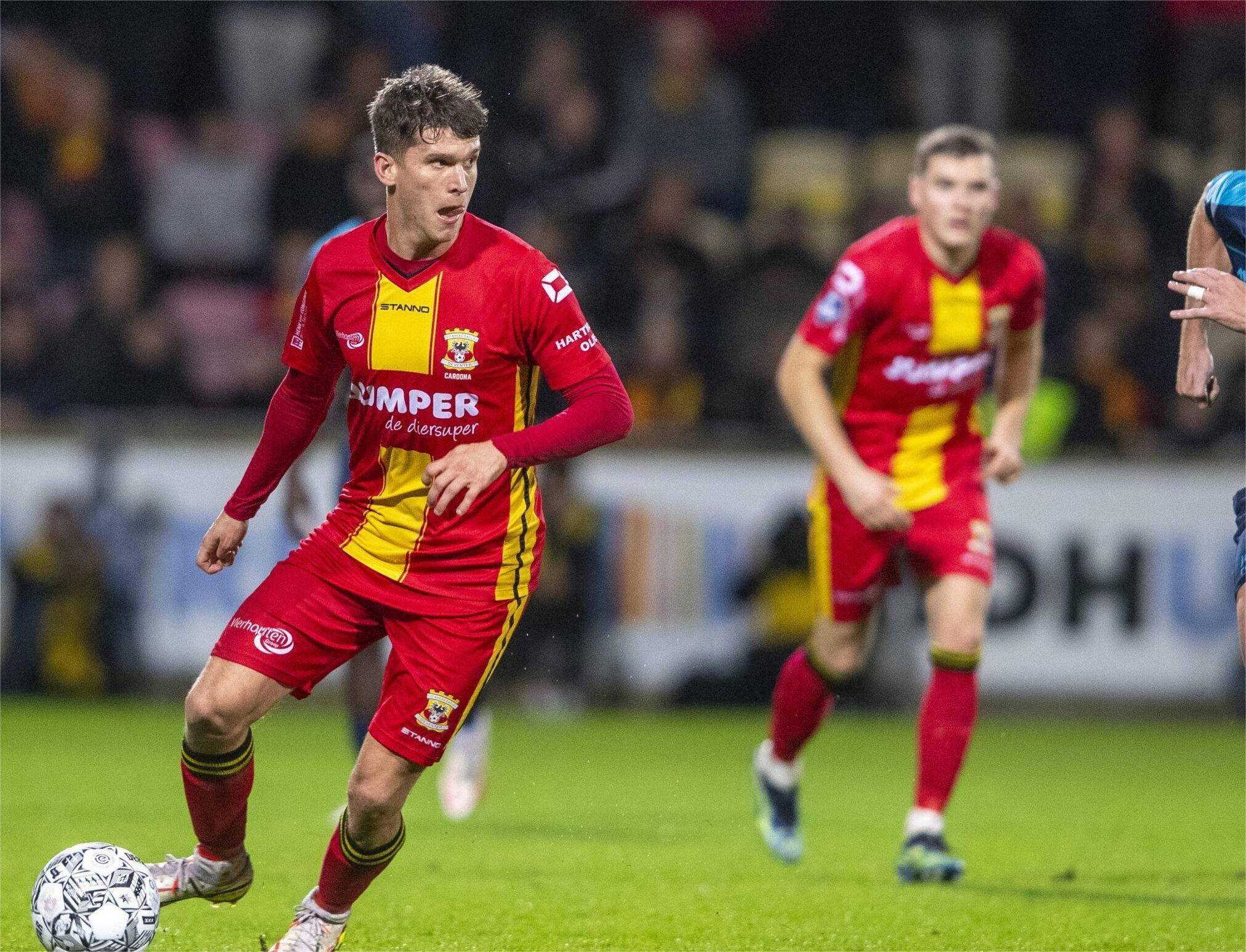 更是牵制与 更是牵制与